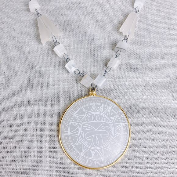 Vintage Aztec Sun Pendant Necklace, White Glass Silver Tone Metal Linked Beads - Picture 9 of 10